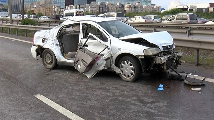 Tuzla’da bariyerlere çarpan otomobil takla atarak savruldu! Ölü ve yaralılar var Kaza, saat 06.00 sıralarında İçmeler mevkii, D-100 Karayolu’nda meydana geldi.