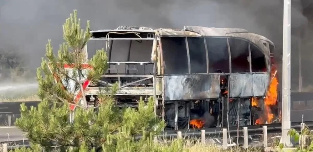 İstanbul yolu üzerinde seyir halinde olan bir yolcu otobüsü, henüz