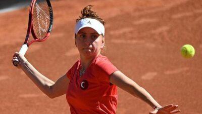 Milli tenisçimiz Berfu Cengiz, sezonun en prestijli turnuvalarından Wimbledon’a elemelerin