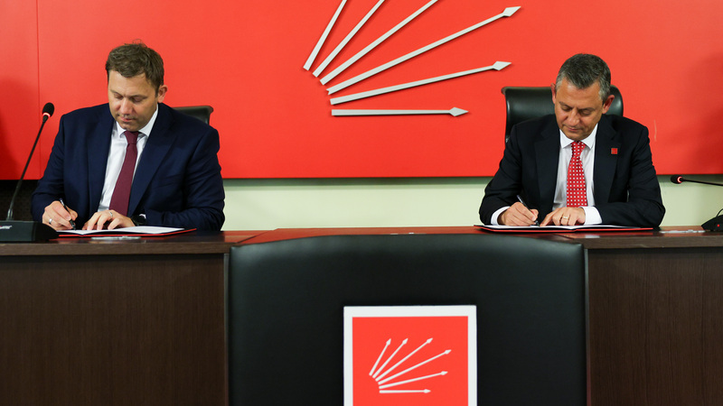 Cumhuriyet Halk Partisi (CHP) Genel Başkanı Özgür Özel, Almanya’da iktidar