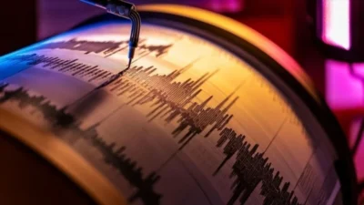 Bugün öğle saatlerinde Marmara Denizi’nde 3.5 büyüklüğünde bir deprem meydana