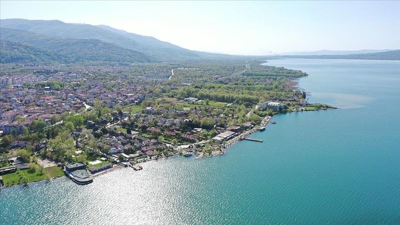 SAPANCA / ANKARA – Türkiye’nin doğal güzellikleriyle ünlü Sapanca Gölü’nün