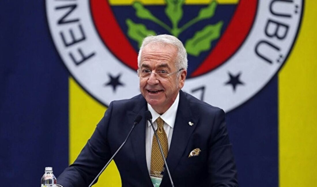 Fenerbahçe’de yönetim kademesinde önemli bir ayrılık yaşanırken, kadroda da büyük