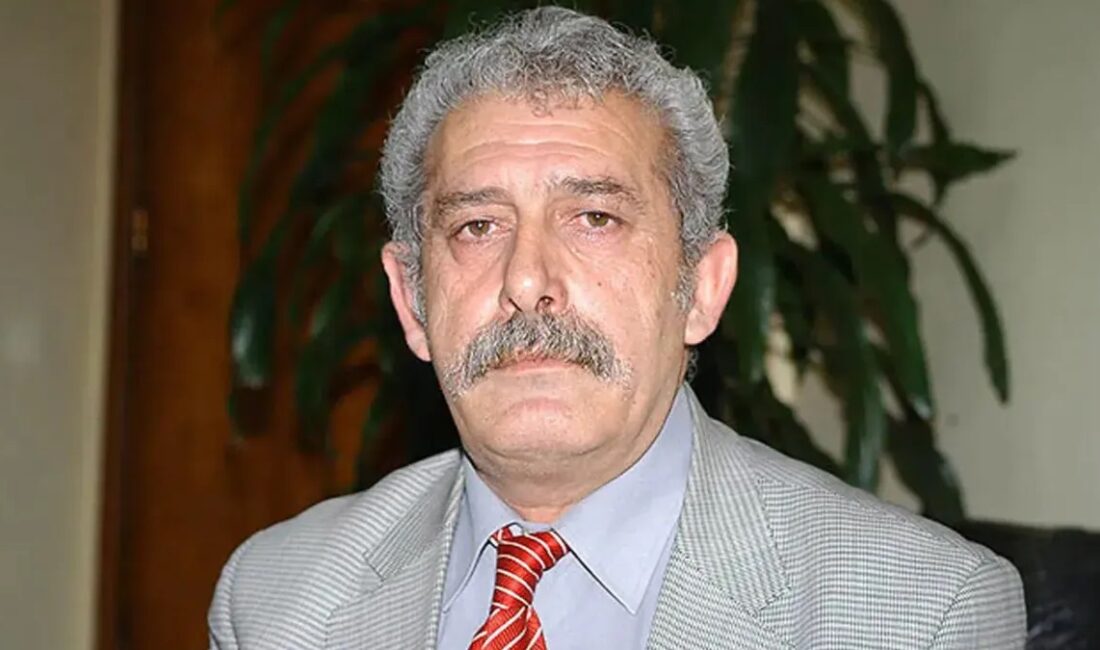 CHP Eski Genel Başkanı Altan Öymen’in Acı Günü: İkiz Kardeşi Adil Kılıçdaroğlu Hayatını Kaybetti Cumhuriyet Halk Partisi’nin (CHP) eski Genel Başkanı Altan Öymen, ikiz