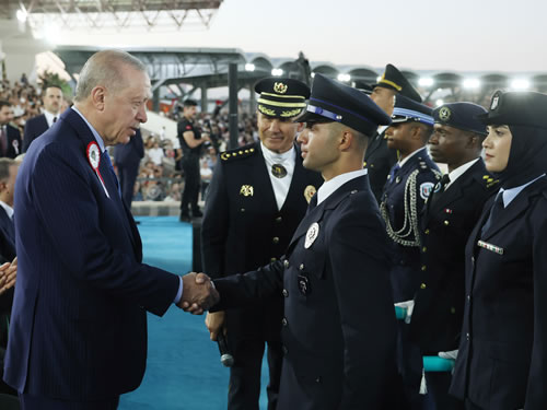 Cumhurbaşkanı Recep Tayyip Erdoğan, Polis Akademisi Mezuniyet Töreni’nde yaptığı konuşmada,