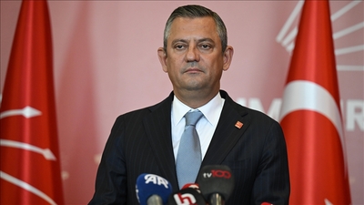 CHP Genel Başkanı Özgür Özel, İstanbul Büyükşehir Belediye Başkanı Ekrem