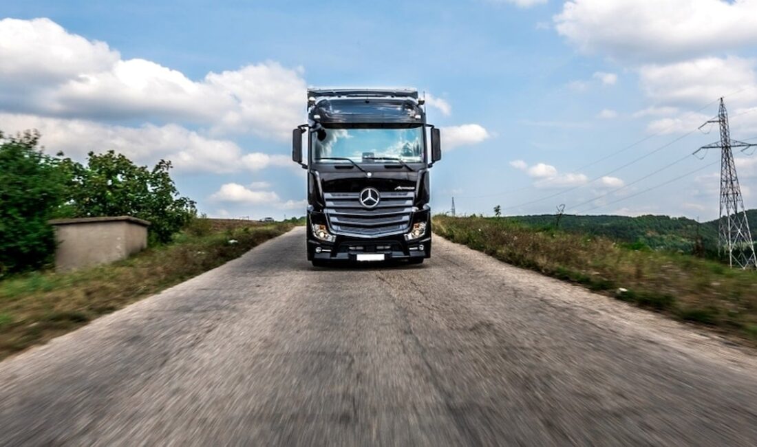 Dünyanın önde gelen kamyon üreticilerinden Daimler Truck, Almanya’daki iş gücünde