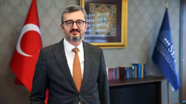 Burhanettin Duran Kimdir?  1970 yılında Adapazarı, Sakarya’da doğan Duran, 2024