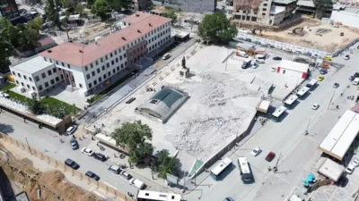 Malatya’da, 6 Şubat depremlerinde ağır hasar alan tarihi İnönü Kapalı