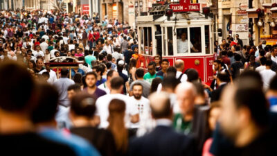 Türkiye İstatistik Kurumu (TÜİK) tarafından yapılan nüfus projeksiyonları, ülkenin demografik