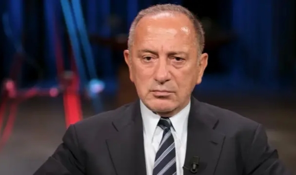 Ankara – Ünlü gazeteci Fatih Altaylı hakkında, “Cumhurbaşkanını tehdit” suçlamasıyla