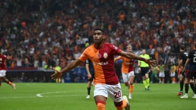 İstanbul – Uzun süredir transfer gündemini meşgul eden Brezilyalı kanat