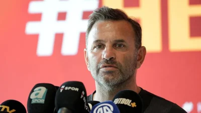İstanbul – Galatasaray Teknik Direktörü Okan Buruk, sarı-kırmızılı taraftarların transferini