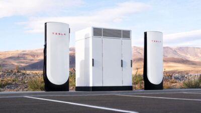 Tesla, dünyanın en büyük elektrikli araç pazarı olan Çin’de, yeni
