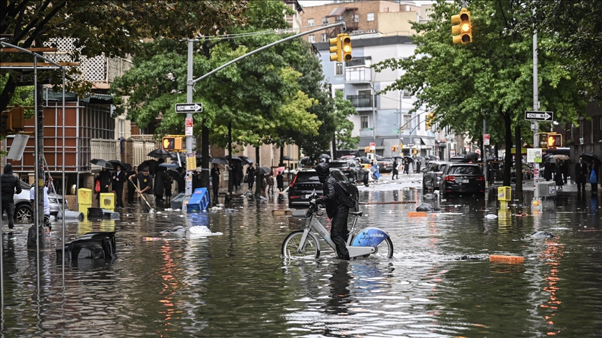 NEW YORK – Dün gece saatlerinde New York ve çevresini