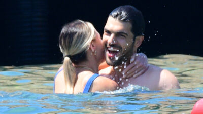 Oyuncu Tolga Mendi ve sevgilisi Damla Can, Ege’nin incisi Bodrum’da