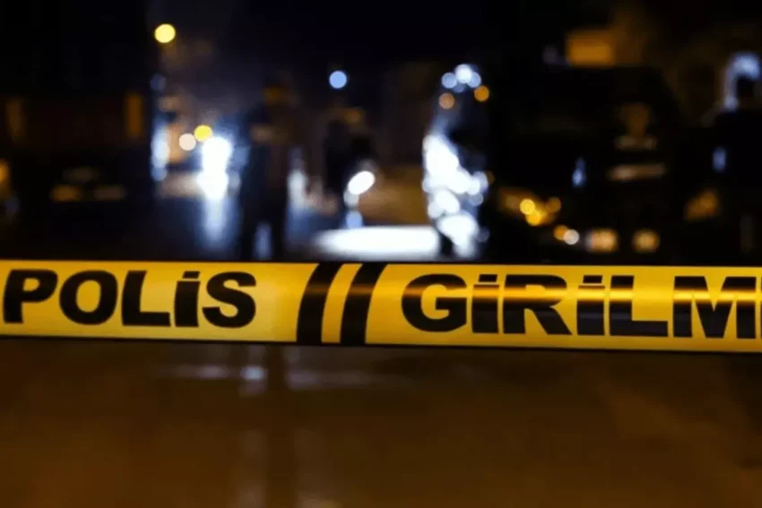 Van’da Kale Yolu’nda Silahlı Saldırı: Baba ve İki Kızı Hayatını Kaybetti Van’ın İpekyolu ilçesi Kale Yolu mevkisinde 13 Temmuz Cumartesi gecesi