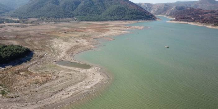 İzmir’de barajlardaki doluluk oranlarının kritik seviyelere inmesi nedeniyle su kesintilerinin