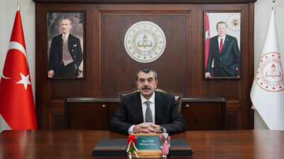 Milli Eğitim Bakanlığı Temel Eğitim Genel Müdürlüğü, okulun ilk günlerinde