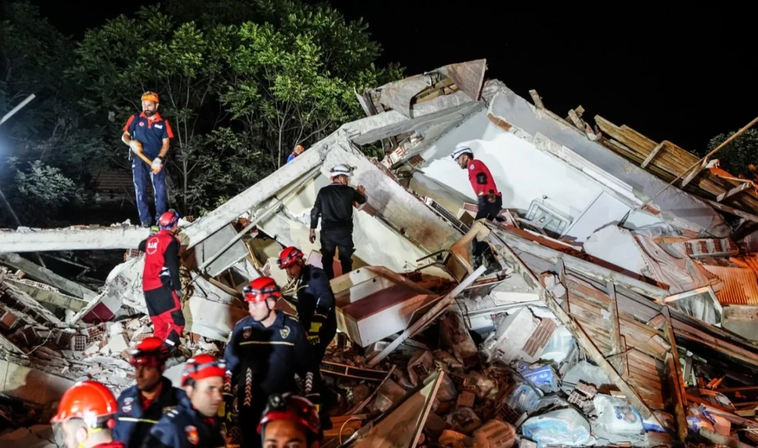 Balıkesir’in Sındırgı ilçesinde yaşanan 6,1 büyüklüğündeki deprem, tüm Türkiye’yi sarstı