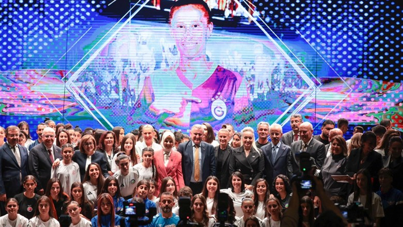 Gençlik ve Spor Bakanı Dr. Osman Aşkın Bak, Türkiye’yi spor