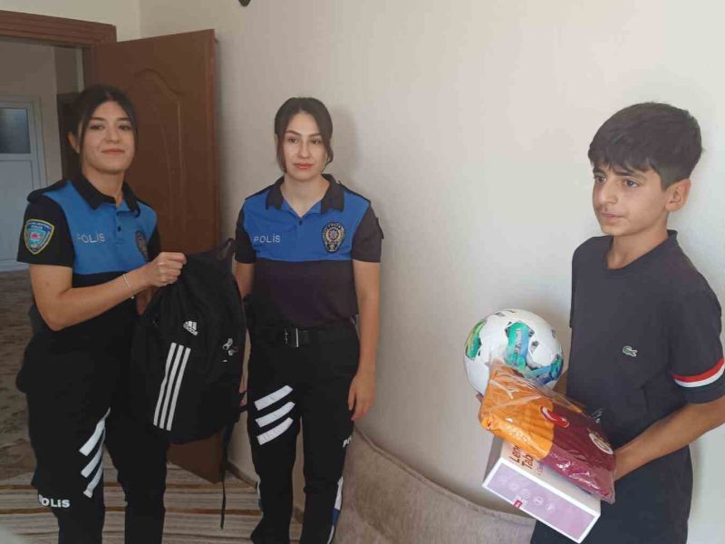1.6 Milyon TL’lik Altın Buldu, Polise Teslim Etti İçişleri Bakanı