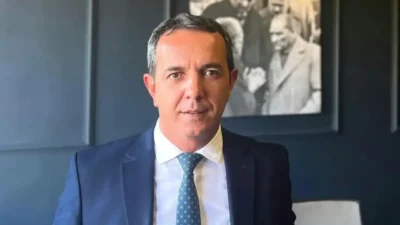 Beyoğlu Belediyesi’nde yaşanan son gelişmeler, siyasi gündemi hareketlendirdi. Belediye Başkanı