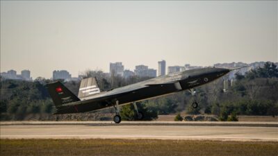 Türkiye’nin ilk insansız savaş uçağı Bayraktar KIZILELMA, yeni bir test