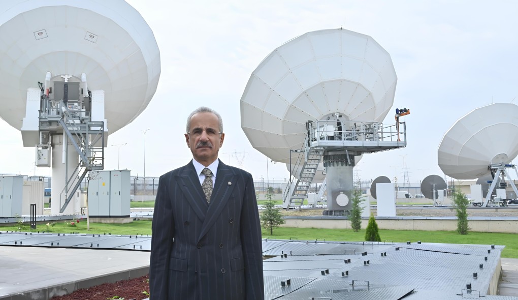 Ulaştırma ve Altyapı Bakanı Abdulkadir Uraloğlu, 10. Türksat Model Uydu