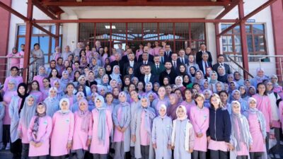 Erzurum'da çeşitli temaslarda bulunan Millî Eğitim Bakanı Yusuf Tekin...