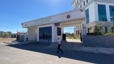 Seyfettin EKEN-Gıyasettin TETİK/DİYARBAKIR, – DİYARBAKIR’da Töre Kurt (18) adlı kadın,