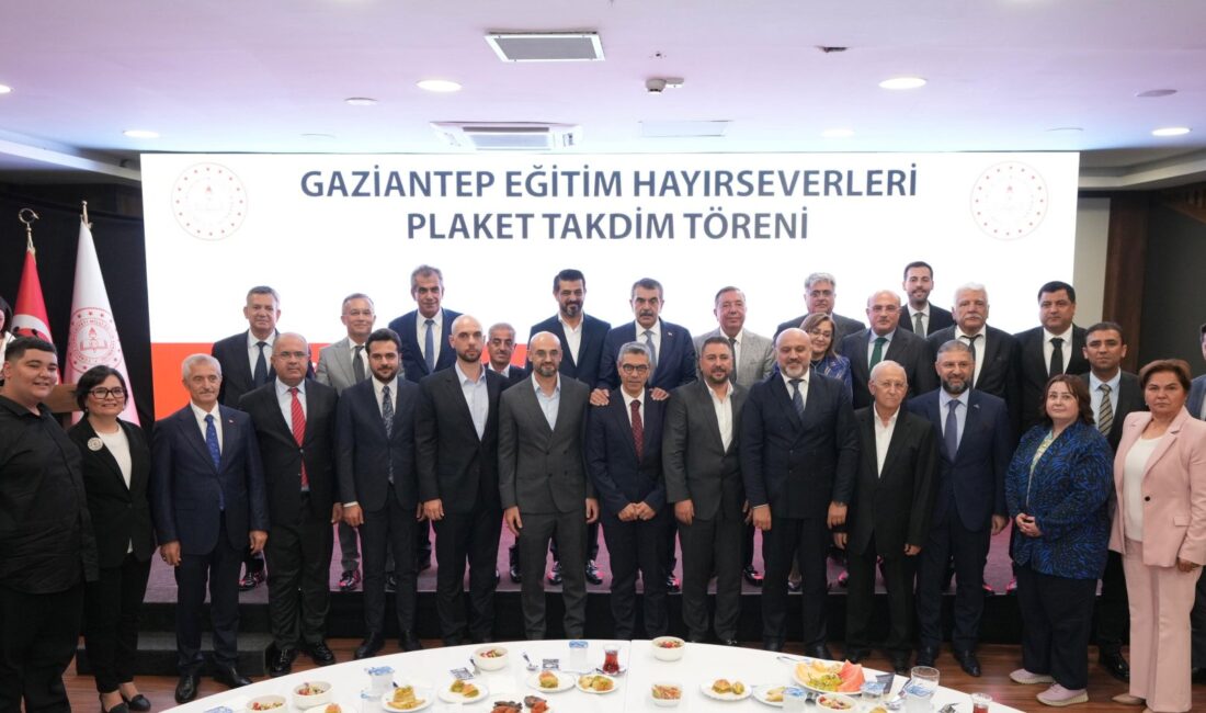 Milli Eğitim Bakanı Yusuf Tekin, Gaziantep'te eğitim alanına destek veren