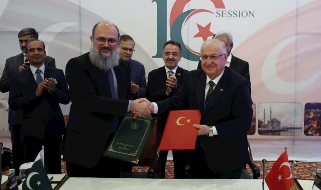 Millî Savunma Bakanı Yaşar Güler ve Pakistan Ticaret Bakanı Jam