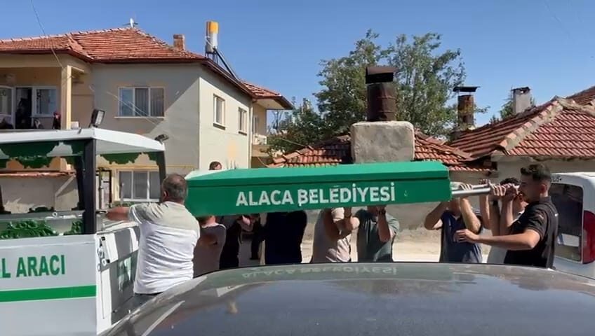 Hasan ÇETİN/ ALACA (Çorum), – ÇORUM’un Alaca ilçesinde 2’nci kattaki