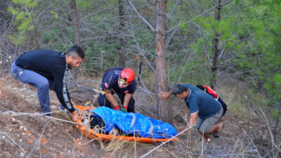 Yücel BULUT/GAZİPAŞA (Antalya), – ANTALYA’nın Gazipaşa ilçesinde otomobilin yaklaşık 60