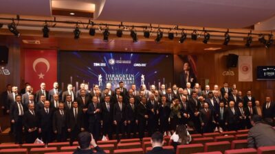 Ticaret Bakanı Ömer Bolat, Denizli İhracatçılar Birliği (DENİB) tarafından düzenlenen