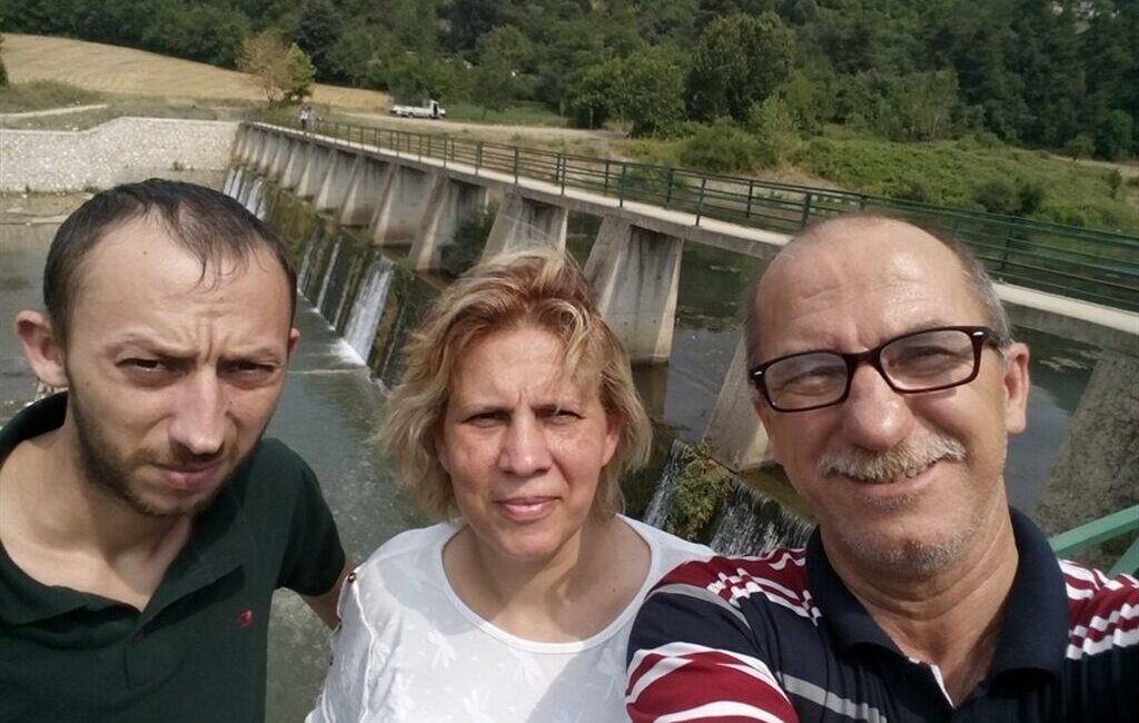 Mehmet İNAN/BURSA, – BURSA’da kar maskesi takarak girdiği tekel bayisinden