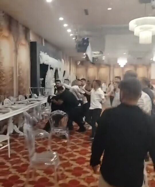Serhat GÜLER/ ADANA, – ADANA’da bir düğün salonunda çıkan kavga,