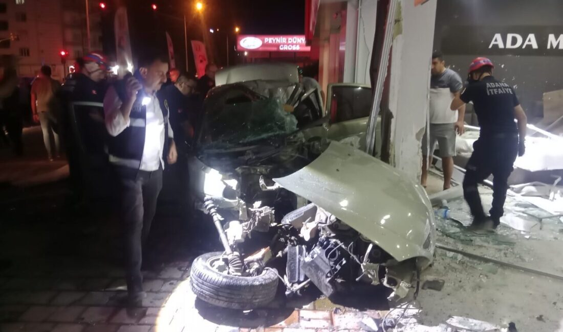 Ali GÖKDAL/ KOZAN (Adana), – ADANA’nın Kozan ilçesinde sürücüsünün kontrolünden