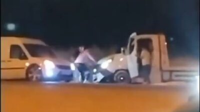 ADANA, – ADANA’da çekici ile hafif ticari araç sürücüleri arasında