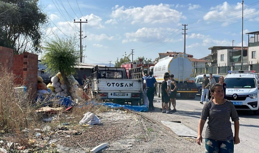 Serhat YILMAZ/ERENLER (Sakarya), – SAKARYA’nın Erenler ilçesinde husumetli akrabalar arasında