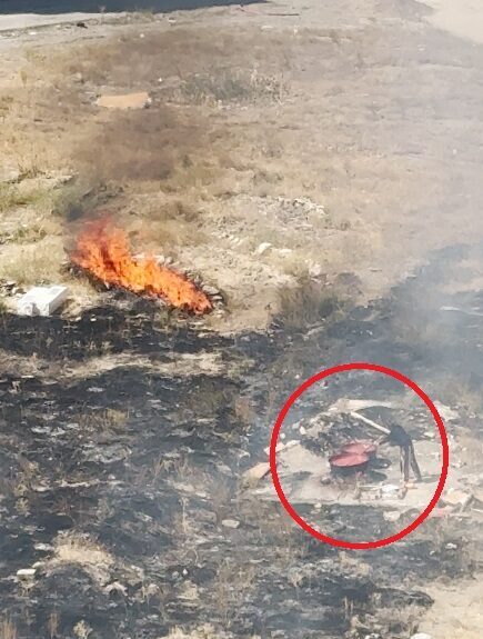 Furkan KAVUKLU/KAYSERİ, – KAYSERİ’de bir kadının, boş arazide salça kaynatırken