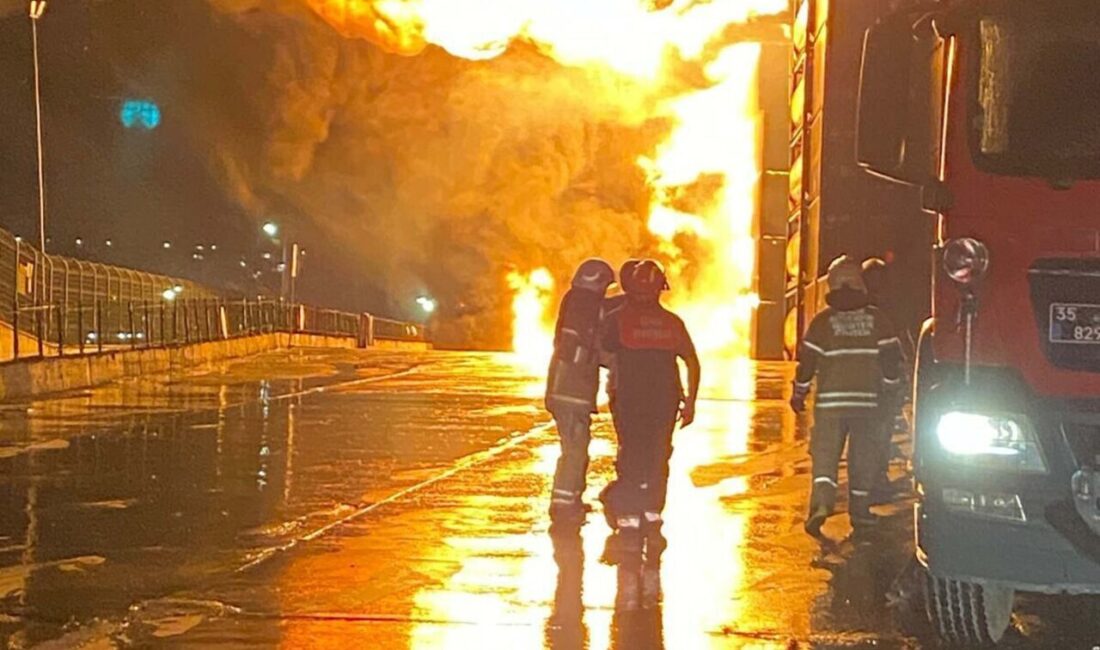 İZMİR, – İZMİR’in Aliağa ilçesinde bulunan Nemport Limanı’nda sabaha karşı