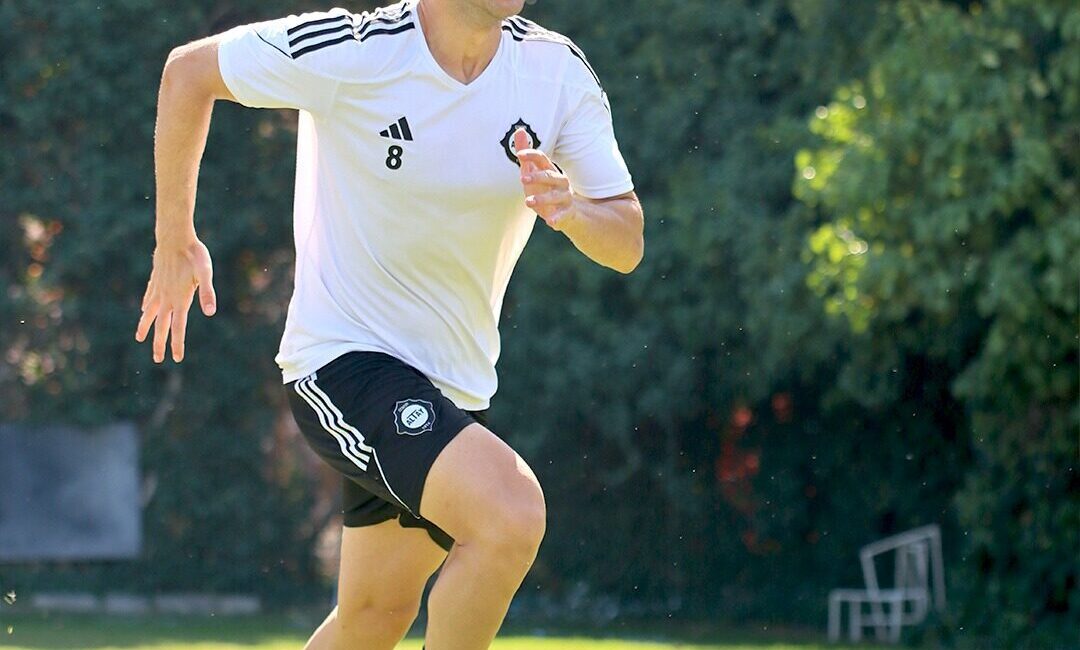 Altay’da Murat Demir sezona kulübede başladı Mustafa KÖPRÜLÜ / İZMİR, – 3’üncü Lig 4’üncü Grup’taki ilk