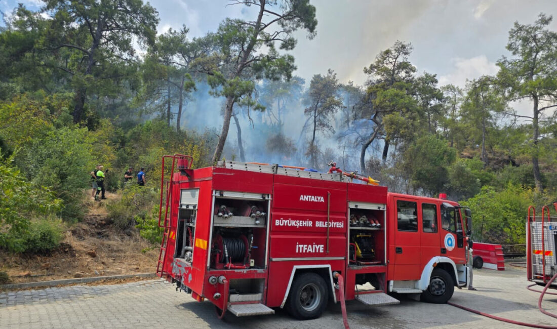 KONTROL ALTINDA Antalya’nın Kemer ilçesinde saat 11.30 sıralarında çıkan orman