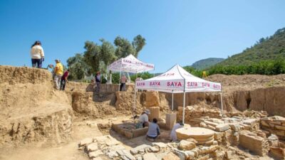 İZMİR, – ANTİK dünyanın önemli bilgelik merkezlerinden Klaros’ta arkeolojik kazılar,