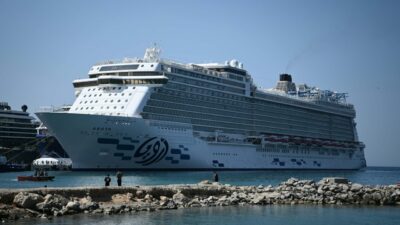 Oğuzhan BOYSAN/KUŞADASI (Aydın), – AYDIN’ın Kuşadası ilçesine Malta bayraklı ‘Aroya’