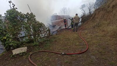 Ziya AKYILDIZ/BORÇKA (Artvin), – ARTVİN’in Borçka ilçesinde beton ahşap karışımlı