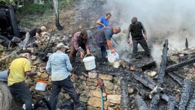 Nusret DURUR/ YUSUFELİ(Artvin), – ARTVİN’in Yusufeli ilçesinde 3 katlı evde