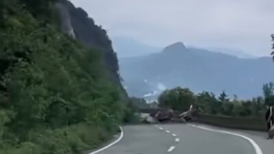 Nurbay USTA/HOPA (Artvin), – ARTVİN’in Hopa ilçesindeki Karadeniz Sahil Yolu’nda